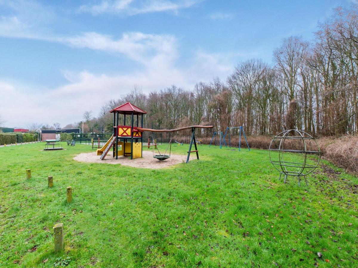 Endearing Holiday Home In Noordwijkerhout With Garden Bbq Экстерьер фото