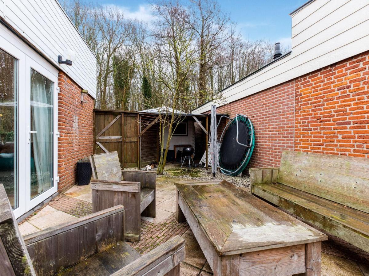 Endearing Holiday Home In Noordwijkerhout With Garden Bbq Экстерьер фото